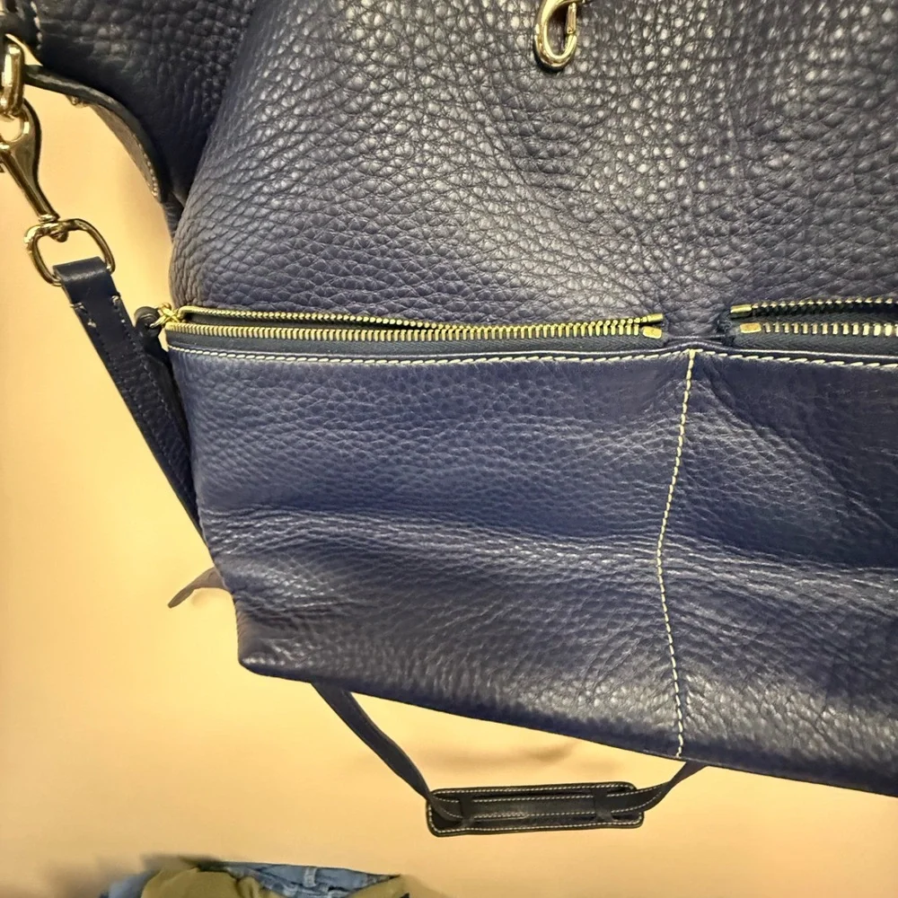 Dooney and Bourke Elegant Navy Blue shoulder work bag with crossbody - Picture 4 of 10